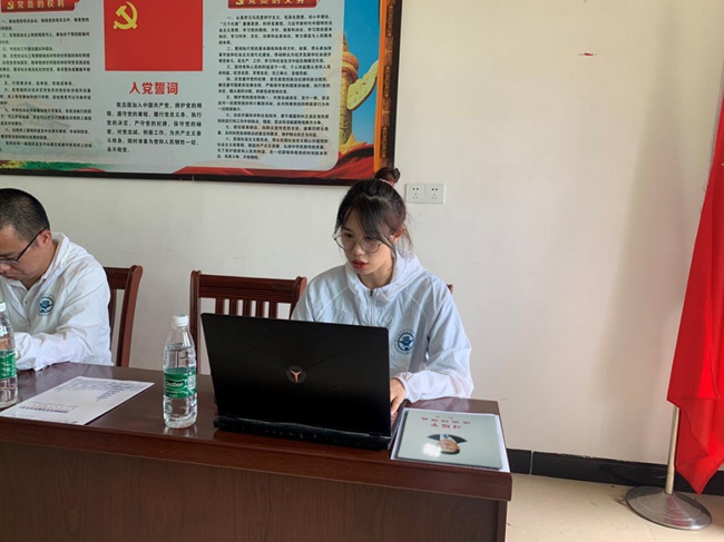 開展“《習(xí)近平談治國理政》第三卷與脫貧攻堅”專題宣講。福建船政交通職業(yè)學(xué)院供圖